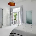 Skylight - 1873 Seafront Luxury On The Harbor, Center Отель 4*