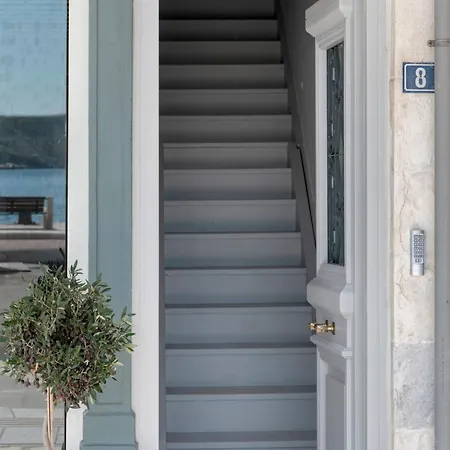 Skylight - 1873 Seafront Luxury On The Harbor, Center 4* Ermoúpoli