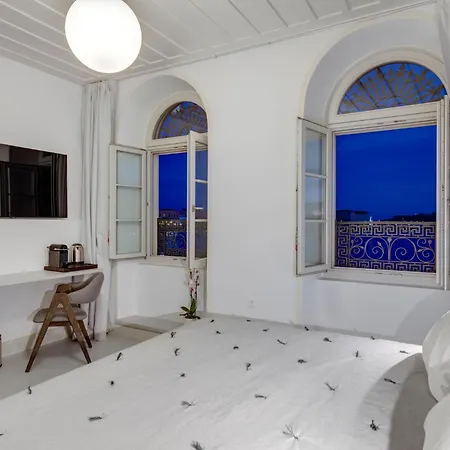 Skylight - 1873 Seafront Luxury On The Harbor, Center Hotel 4*