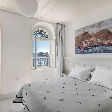 Skylight - 1873 Seafront Luxury On The Harbor, Center 4* Ermoúpoli