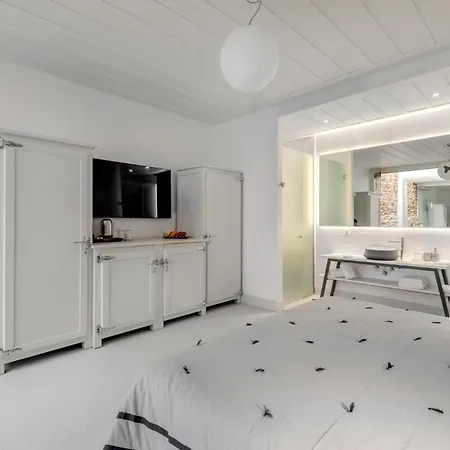 Hotel Skylight - 1873 Seafront Luxury On The Harbor, Center 4*