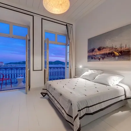 Skylight - 1873 Seafront Luxury On The Harbor, Center