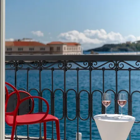 Skylight - 1873 Seafront Luxury On The Harbor, Center 4* Ermoúpoli