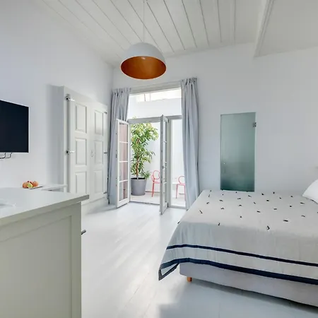 Skylight - 1873 Seafront Luxury On The Harbor, Center Hotel Ermoúpoli