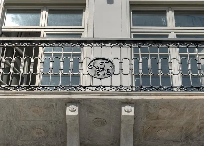 Skylight - 1873 Seafront Luxury On The Harbor, Center Hotel