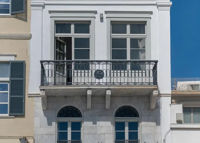 Skylight - 1873 Seafront Luxury On The Harbor, Center Hotel Ermoupoli