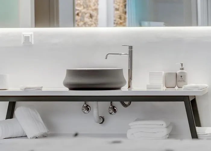 Skylight - 1873 Seafront Luxury On The Harbor, Center