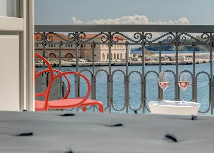 Skylight - 1873 Seafront Luxury On The Harbor, Center 4* Ermoupoli