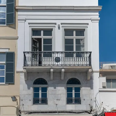 Skylight מלון ארמופוליס