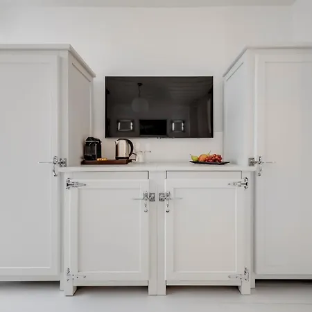 Skylight ארמופוליס