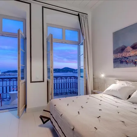 Skylight מלון ארמופוליס