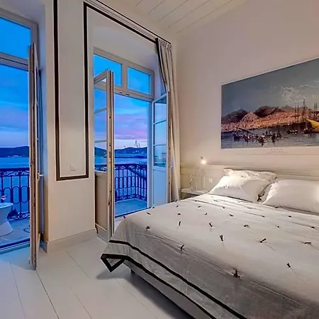 Skylight - 1873 Seafront Luxury On The Harbor, Center