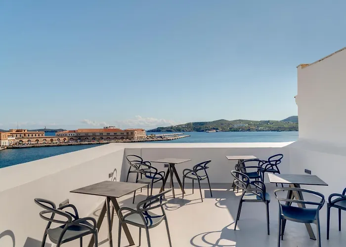 Skylight - 1873 Seafront Luxury On The Harbor, Center Hotel 4*