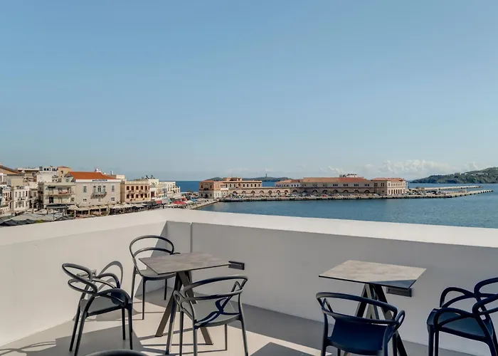 Skylight - 1873 Seafront Luxury On The Harbor, Center 4*