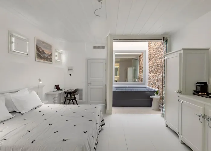 Skylight - 1873 Seafront Luxury On The Harbor, Center 4*