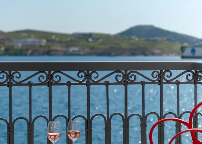 Skylight - 1873 Seafront Luxury On The Harbor, Center 4*