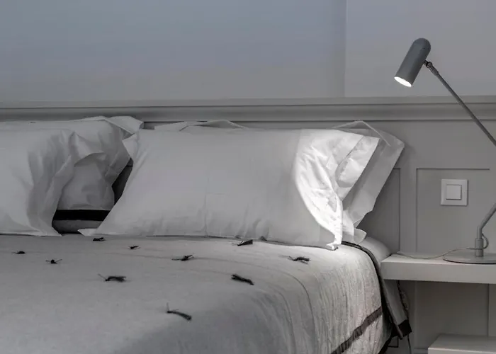 Hotel Skylight - 1873 Seafront Luxury On The Harbor, Center