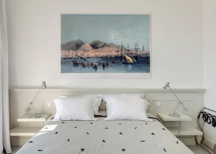 Hotel Skylight - 1873 Seafront Luxury On The Harbor, Center 4*