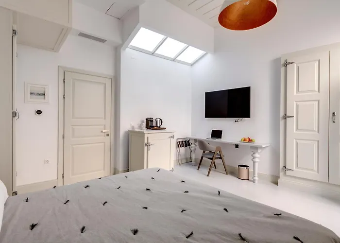 Skylight - 1873 Seafront Luxury On The Harbor, Center 4*