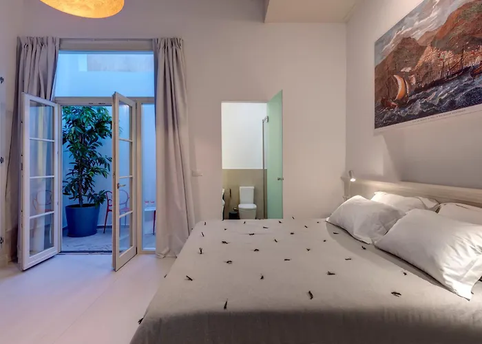 Skylight - 1873 Seafront Luxury On The Harbor, Center Hotel 4*